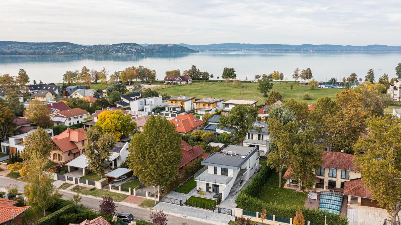 Balatonic Sky Lägenhet Zamárdi Exteriör bild